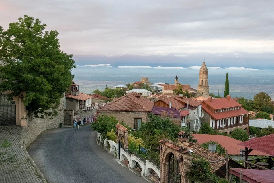 Arara - Tours to Caucasus Facebook ad