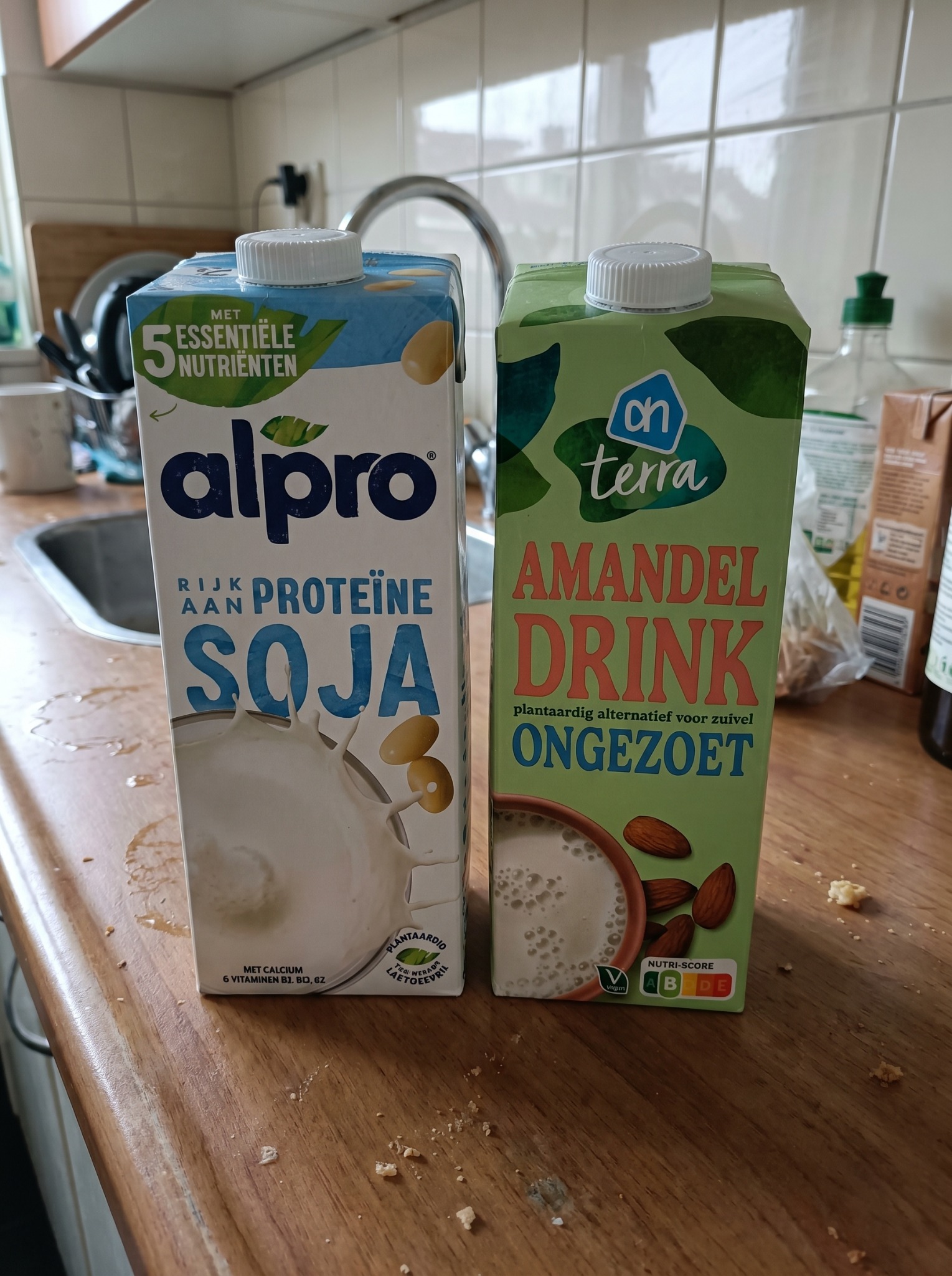 Jasmijn - vegetariër Facebook ad: Zo maak ik nu melk, zonder dat mijn buik klaagt
