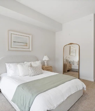 Niki Manghwani Facebook ad: 2 Beds 2 Baths Apartment