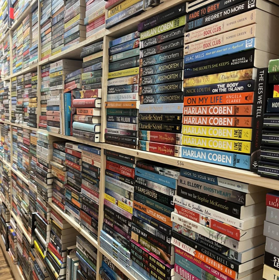 BookWorld.ie Facebook ad: BOOKS FROM €2.50 AND FREE DELIVERY