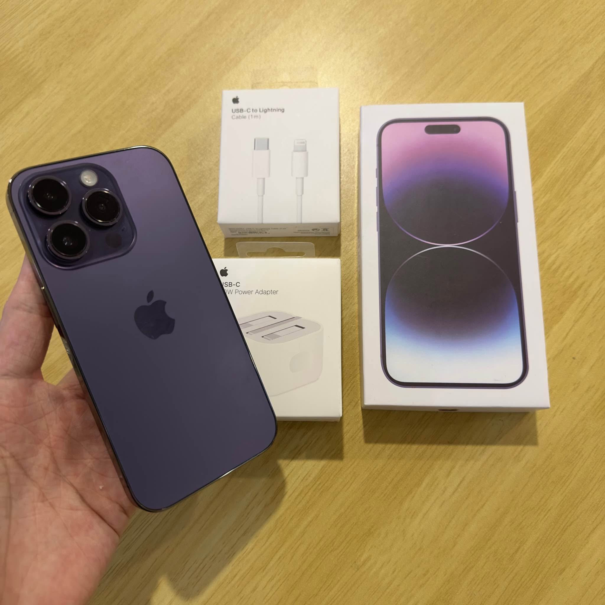 Jason Wu Facebook ad: iPhone 14 Pro 128GB (Trade-In Available)