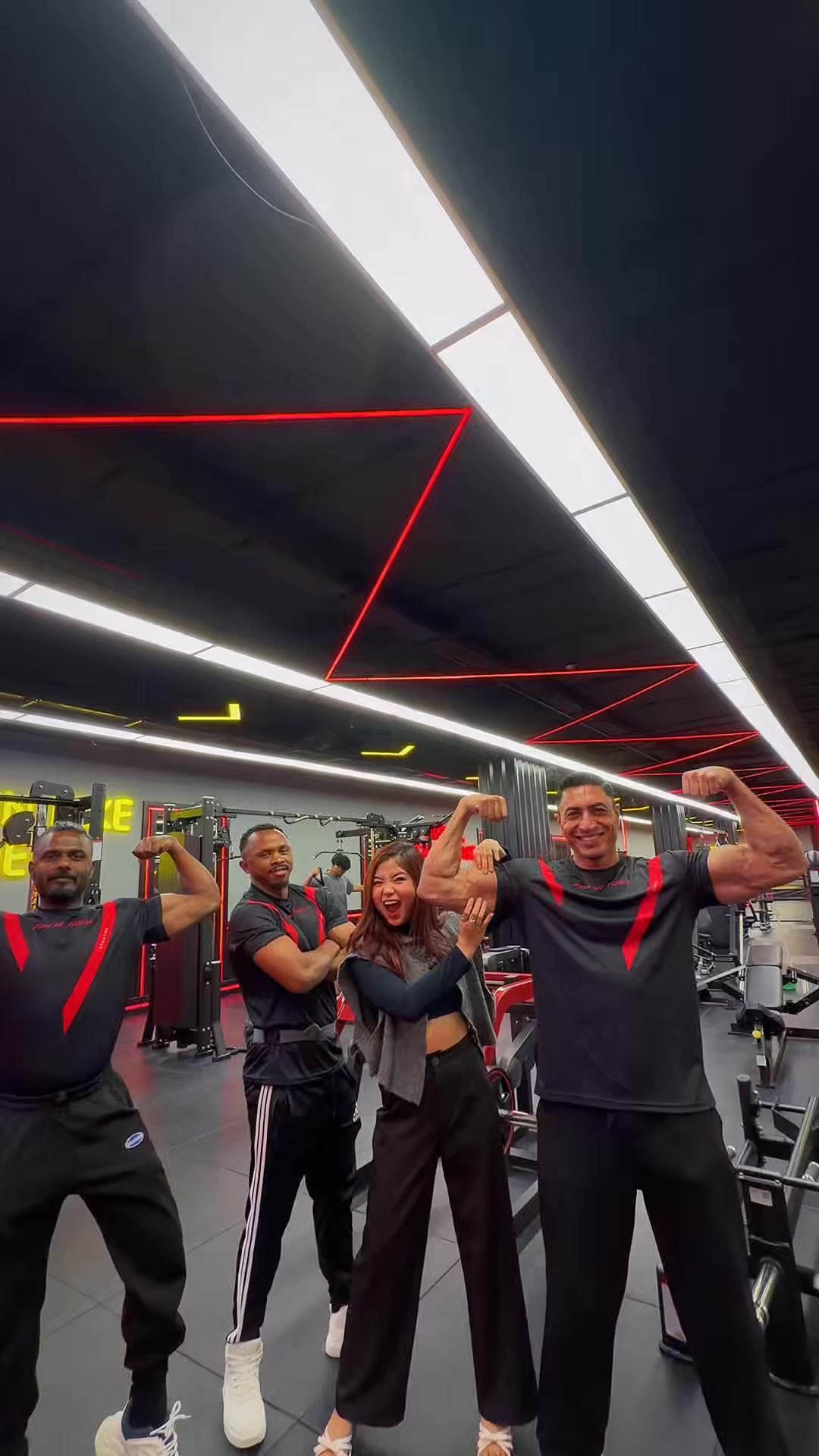 Face off Gym Facebook ad: Chat with us