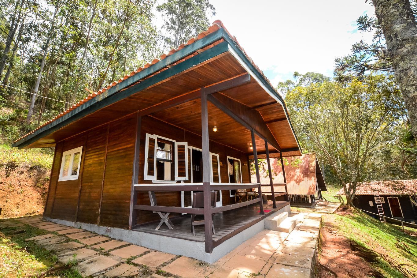 Hotel Fazenda Floresta Negra Facebook ad: Converse conosco