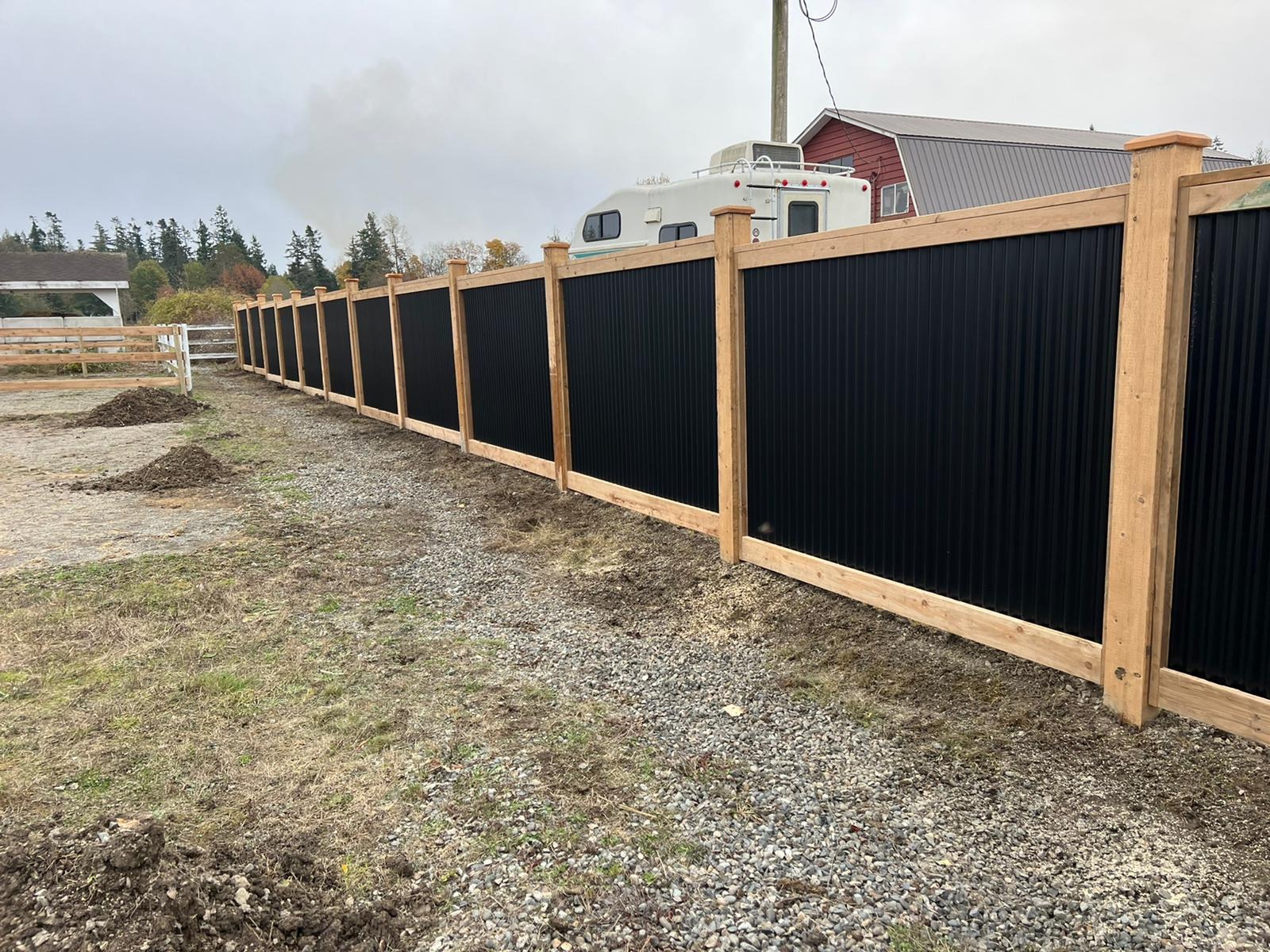 ASSA Fencing Facebook ad: 10 Years Warranty On All Corrugated Fence Jobs