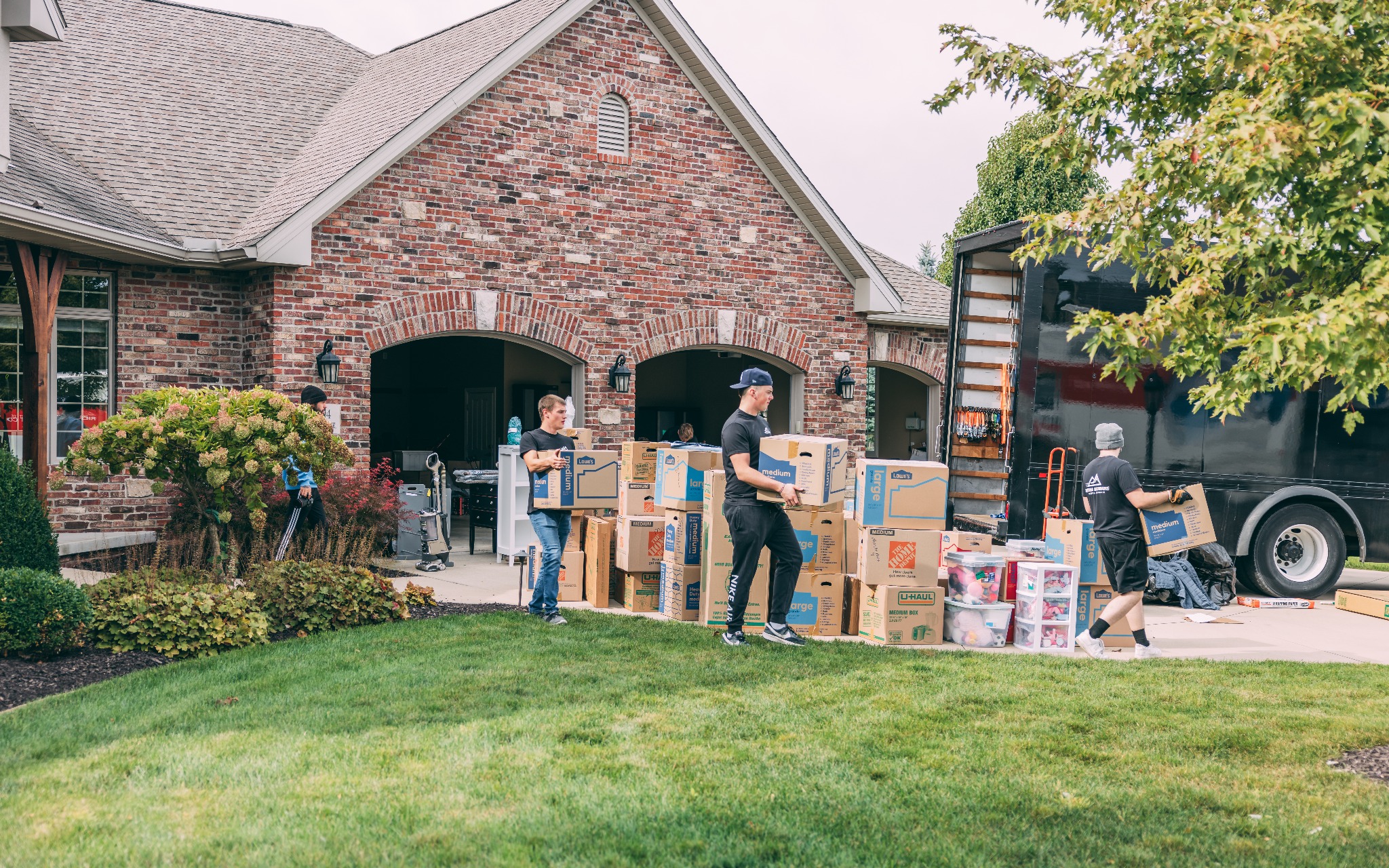 Moving Mountains: Moving Services Facebook ad