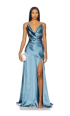 REVOLVE Facebook ad: Encuentra tu vestido de graduación ideal en Revolve.