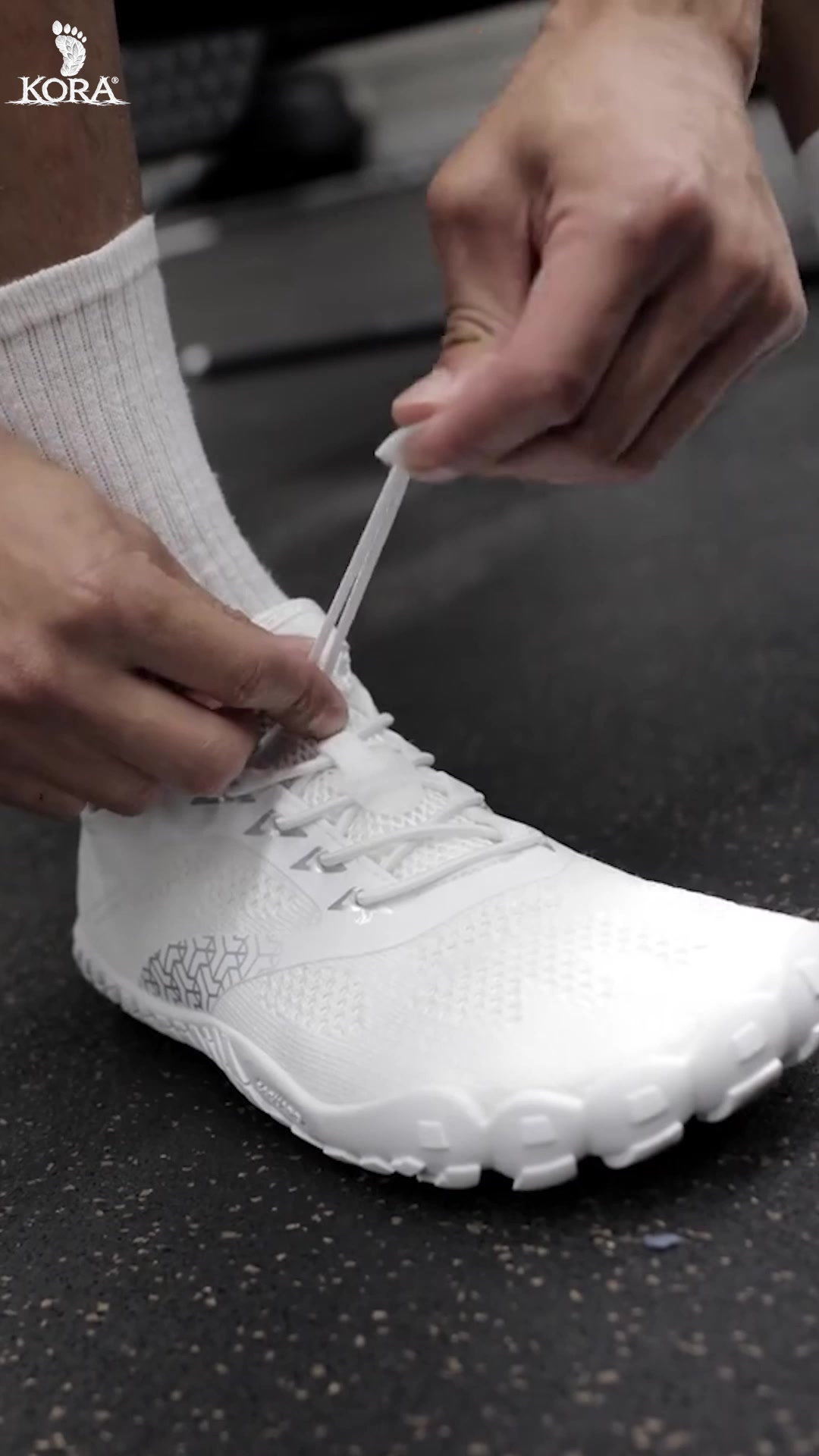 Kora Barefoot Facebook ad: LIBERA TUS PIES