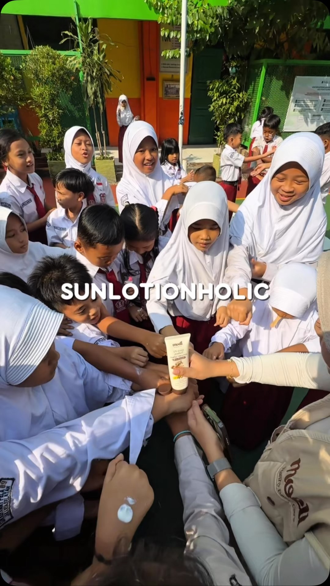 Moell Baby Skincare Facebook ad: Sun Lotion Moell my skincare gueh ke sekolah