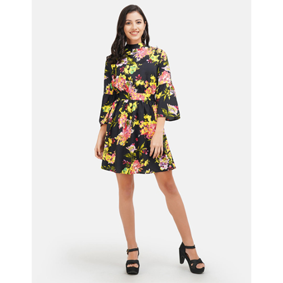 Elchic Facebook ad: Step into a world of fashion fantasy with…
