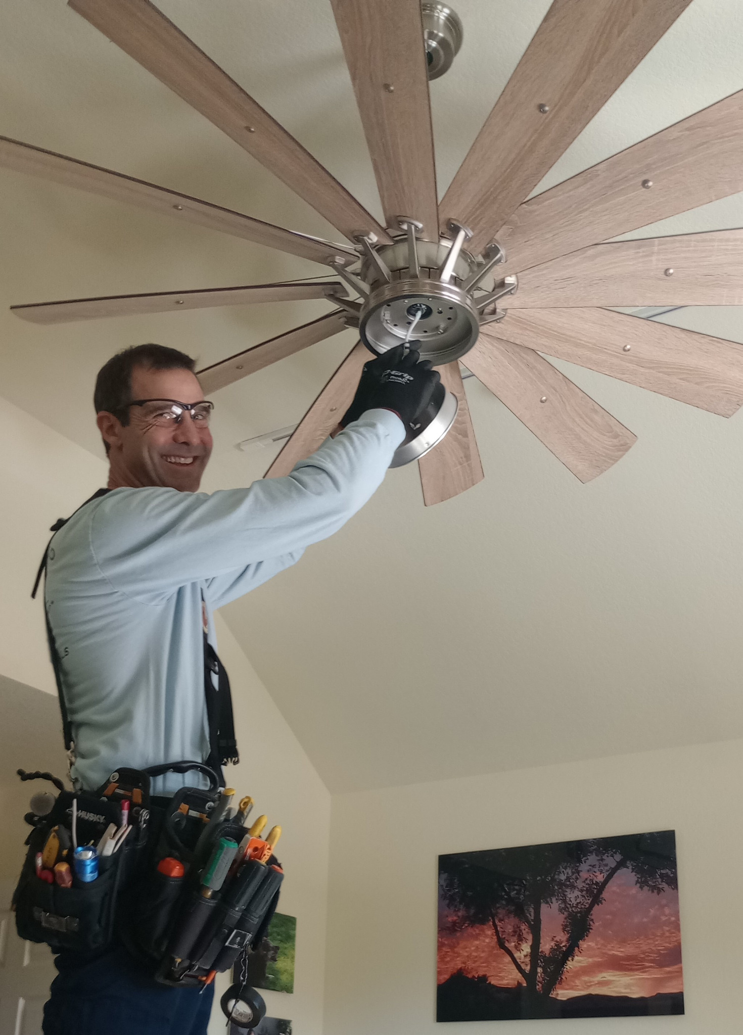 Cottonwood Electric Inc. Facebook ad: We love small jobs!