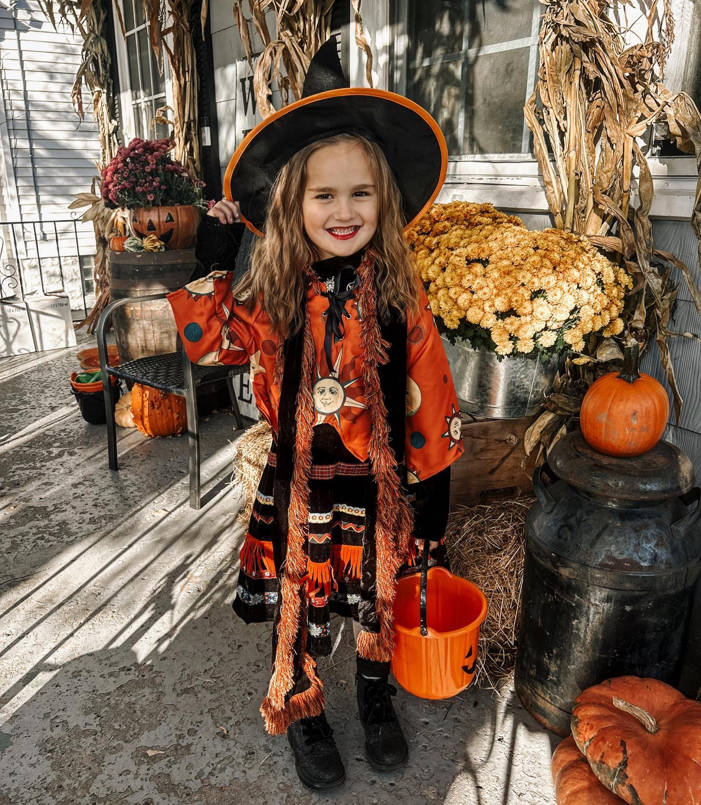 HalloweenCostumes.com Facebook ad: More than 12,000 options, including 3,500 exclusives you…