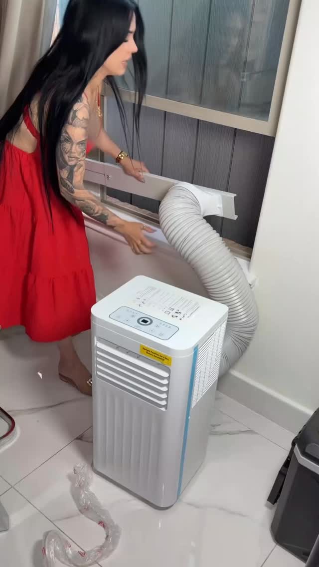 Shoptemu Facebook ad: Aire Acondicionado Portátil: Frescura en Todo Momento
