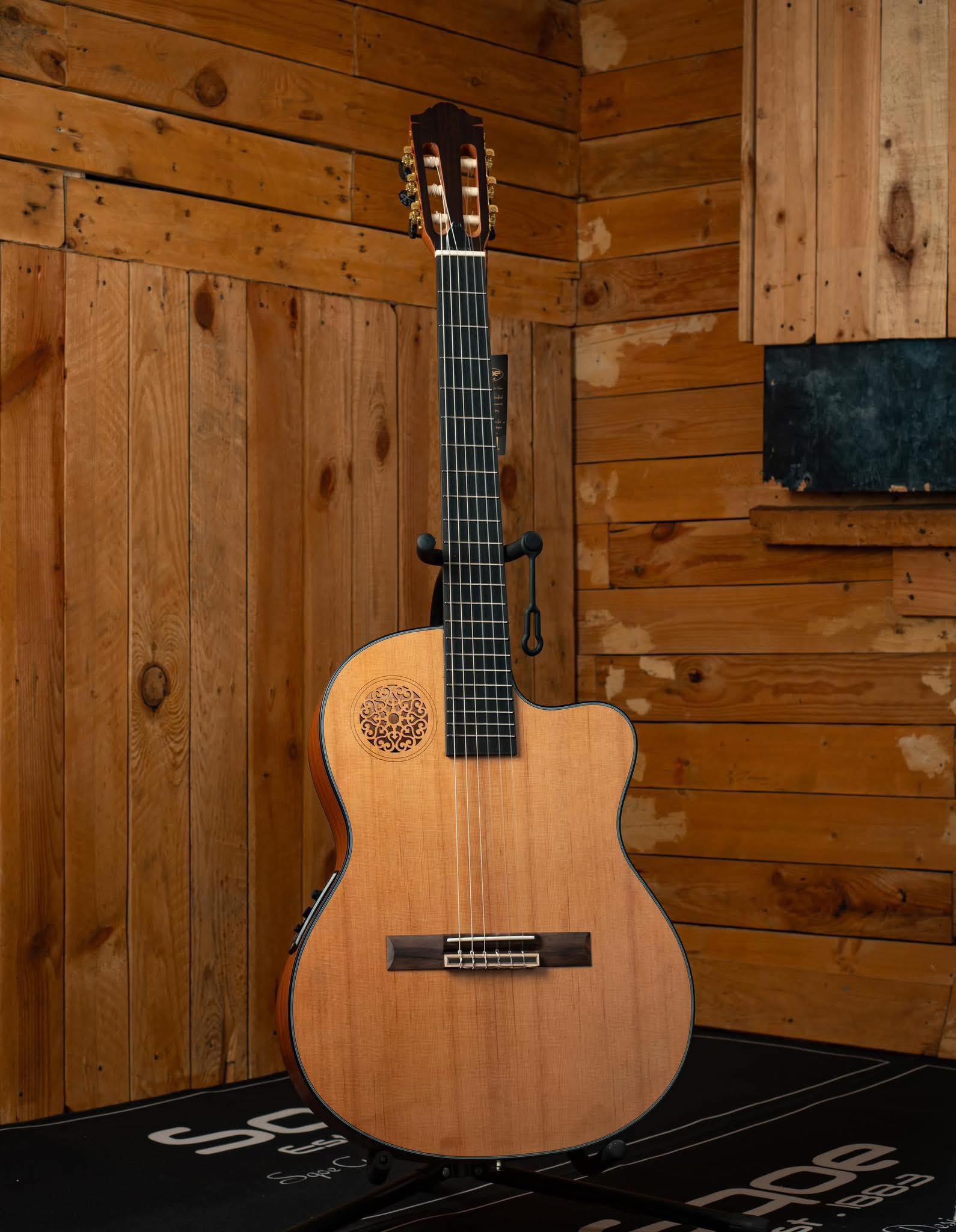 SQOE Guitars Philippines Facebook ad