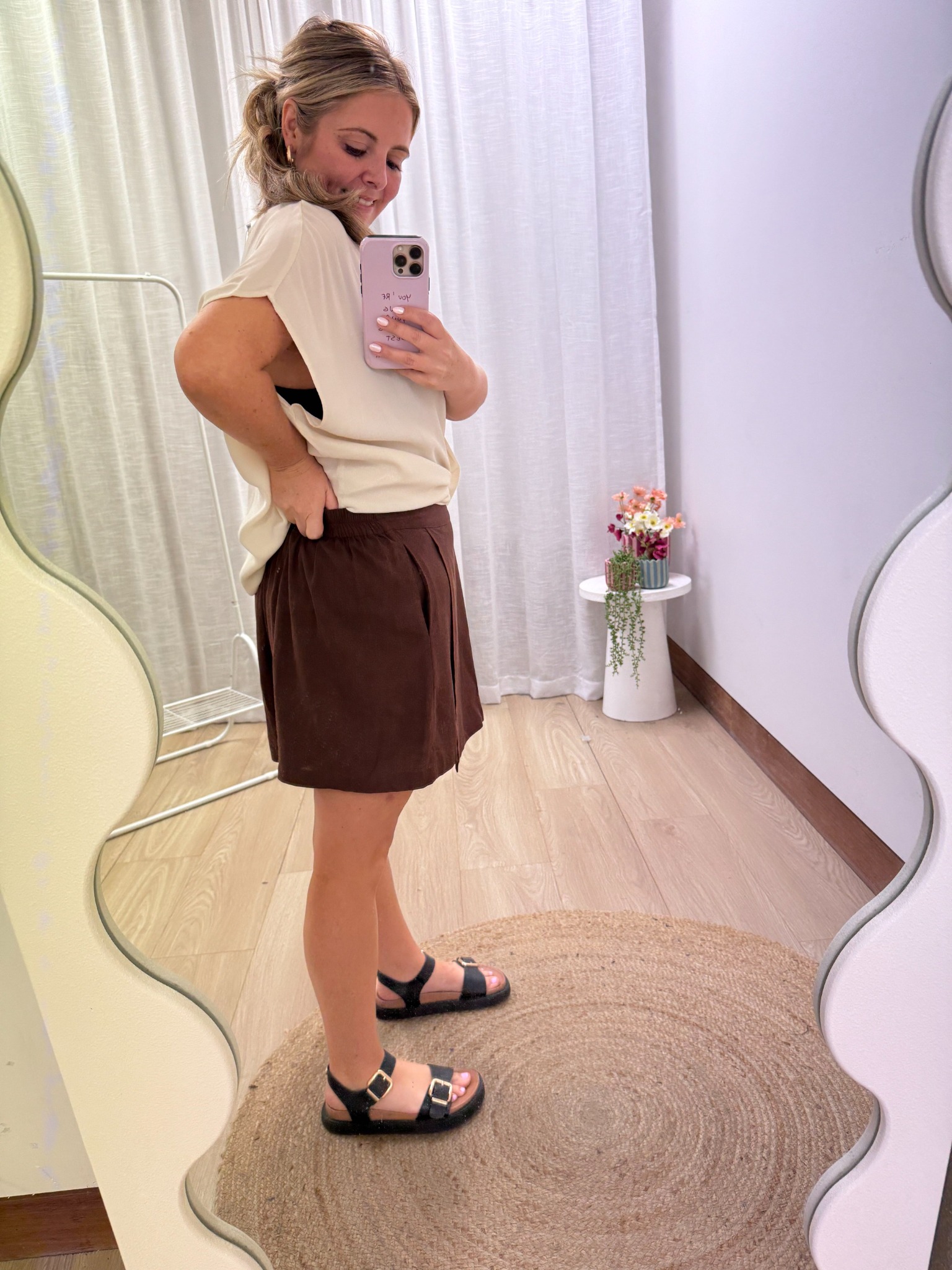 Proud Poppy Clothing Facebook ad: Samara Linen Blend Skort in Chocolate
