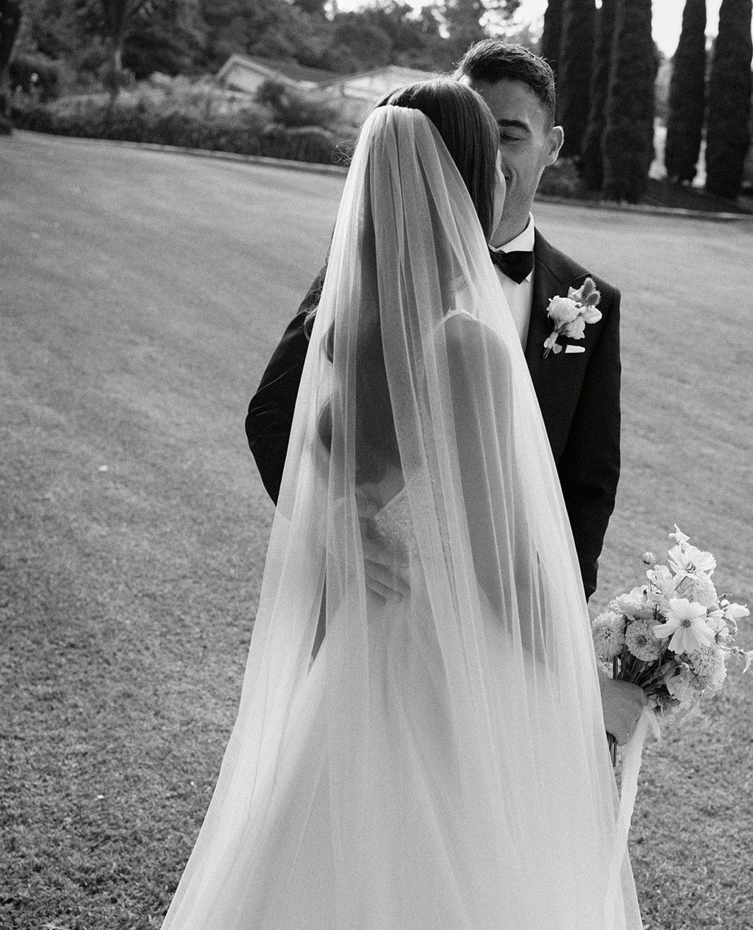 Curate Weddings Facebook ad
