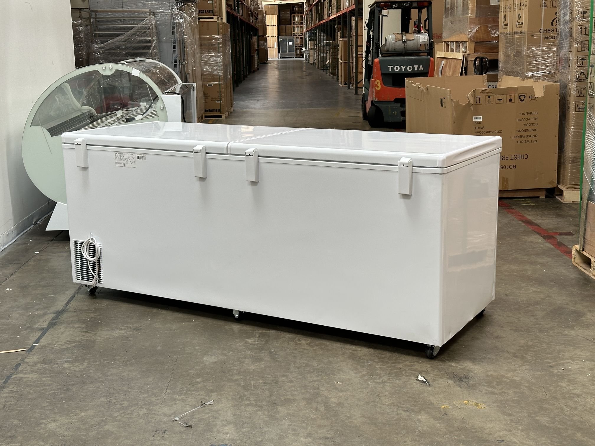 Johan Ureta Plana Facebook ad: NSF Commercial Huge Chest Freezer 35 cu ft BD1050