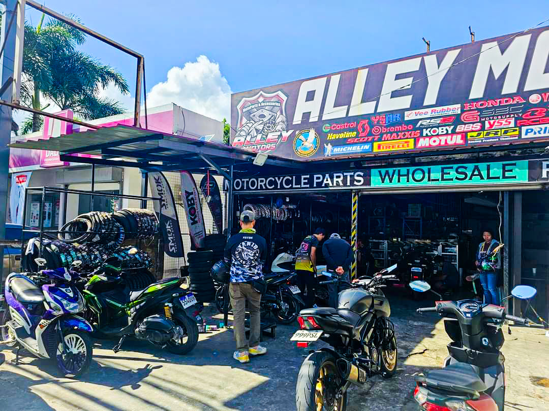 Alley Motors - Motorcycle Parts & Accessories Facebook ad: BAGSAK PRESYONG WAREHOUSE NG