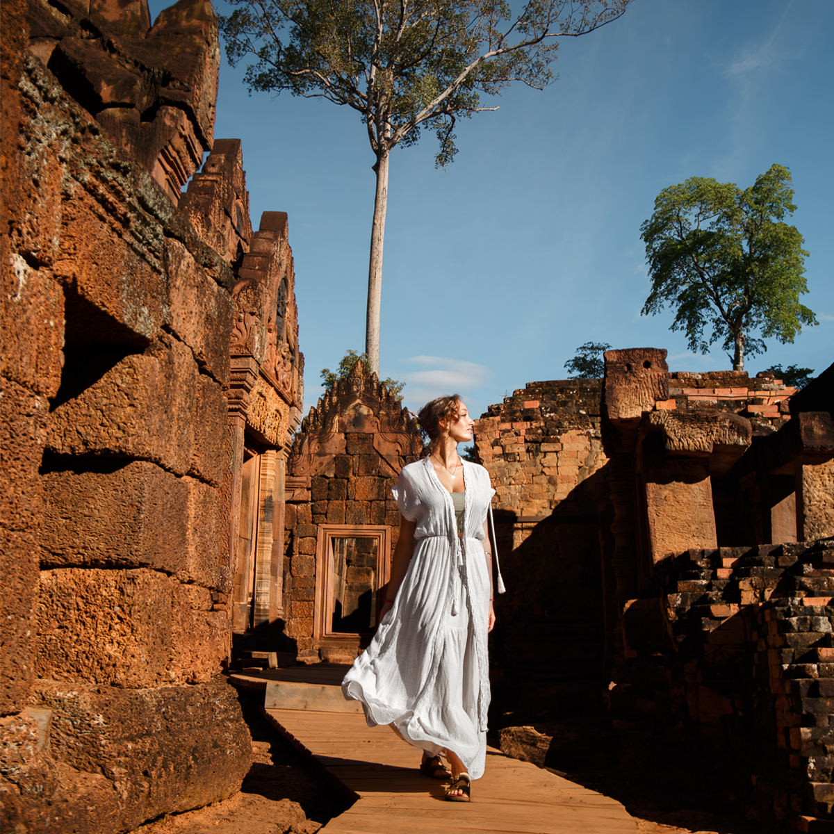 Anantara Angkor Resort Facebook ad: Book Direct, Enjoy More