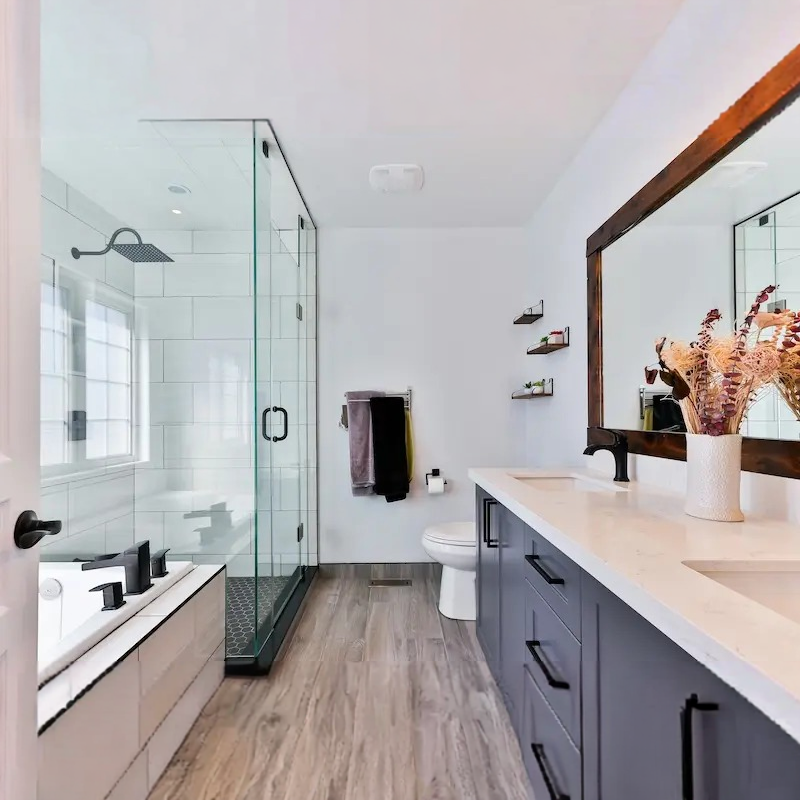 Baths R Us Facebook ad: Real Customer, Real Reviews