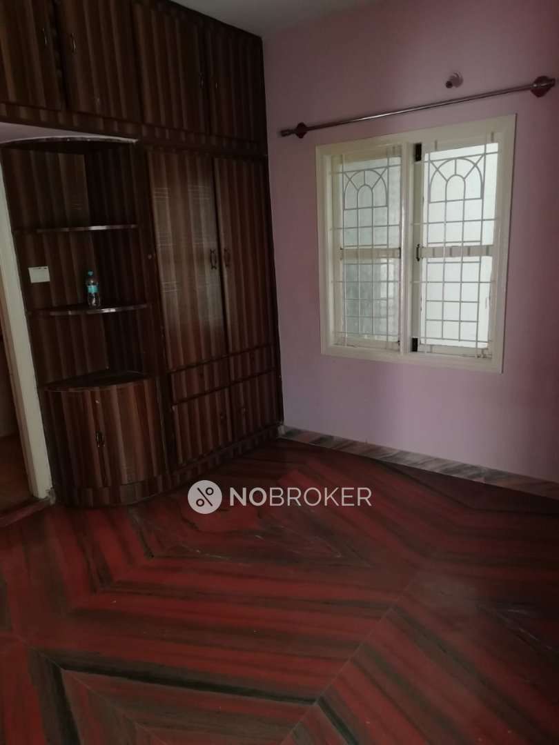 NoBroker.com Facebook ad: Searching for a house to rent?