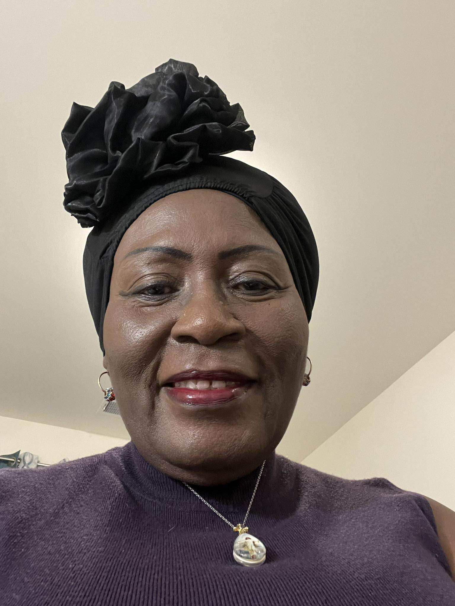 Nuna Digital Business Facebook ad: Hello dear