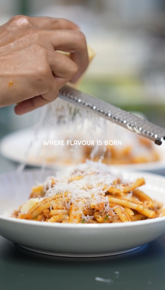 Roma Adelaide Facebook ad: Chat with us