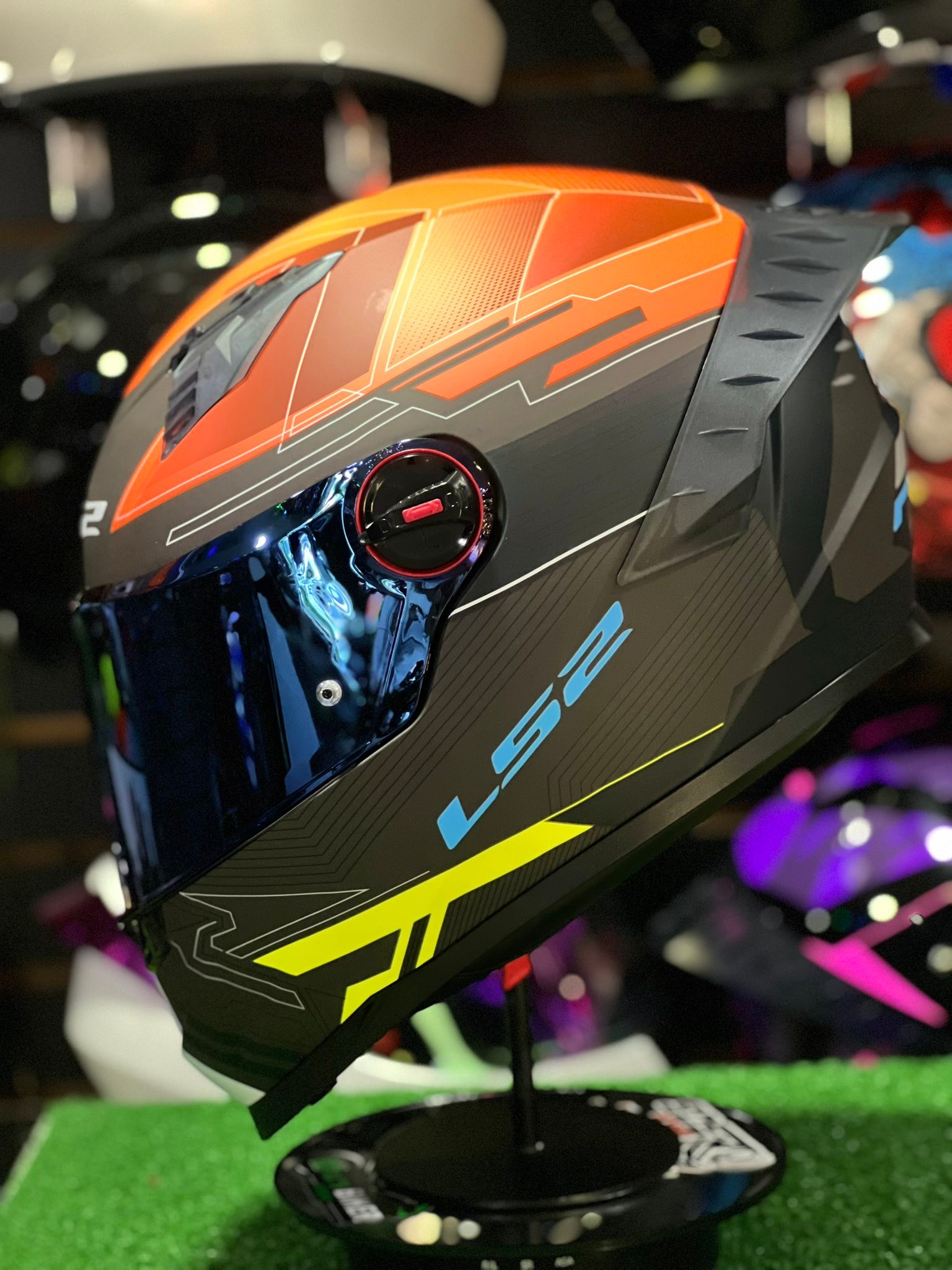 Will’s Biker Store #2 Facebook ad: Protege tu cabeza, protege tu vida!