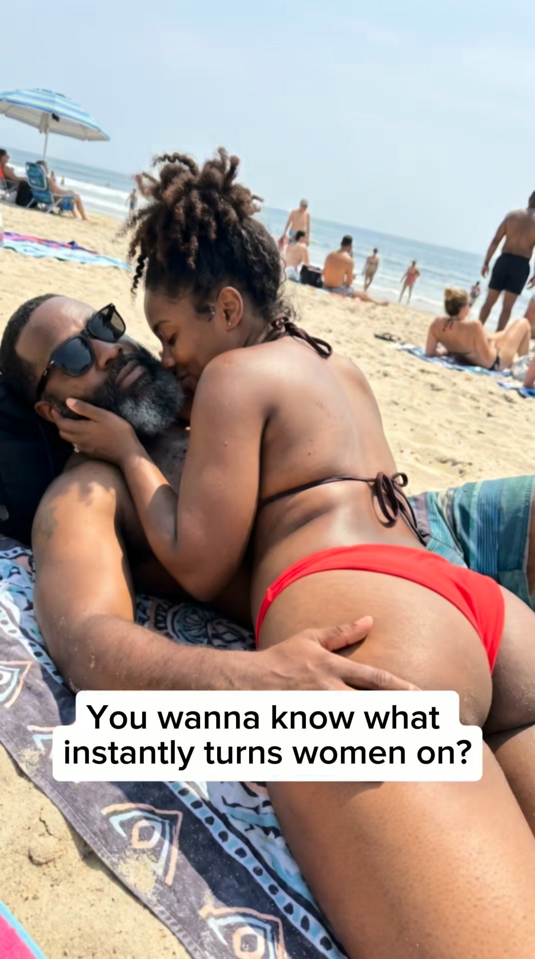Melanix Facebook ad: Connect Your Beard (Without Drugs or Side Effects)
