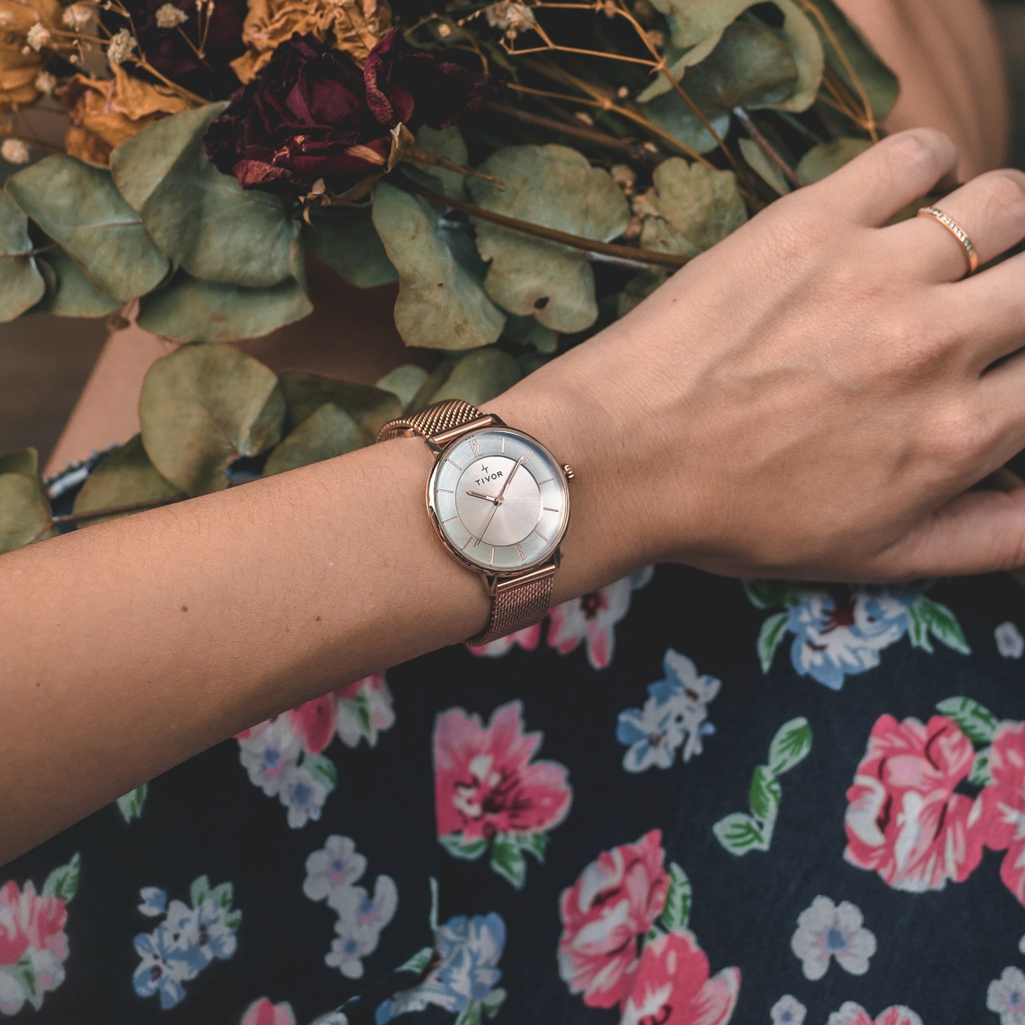 TIVOR Watches Facebook ad: Highly recommend this watch to all ladies!