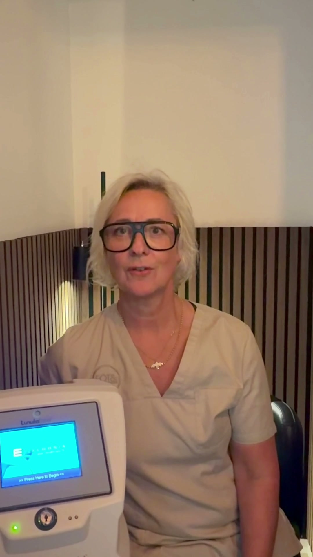 Fot & Hälsokliniken Facebook ad: Lunula Laser för 395 kr