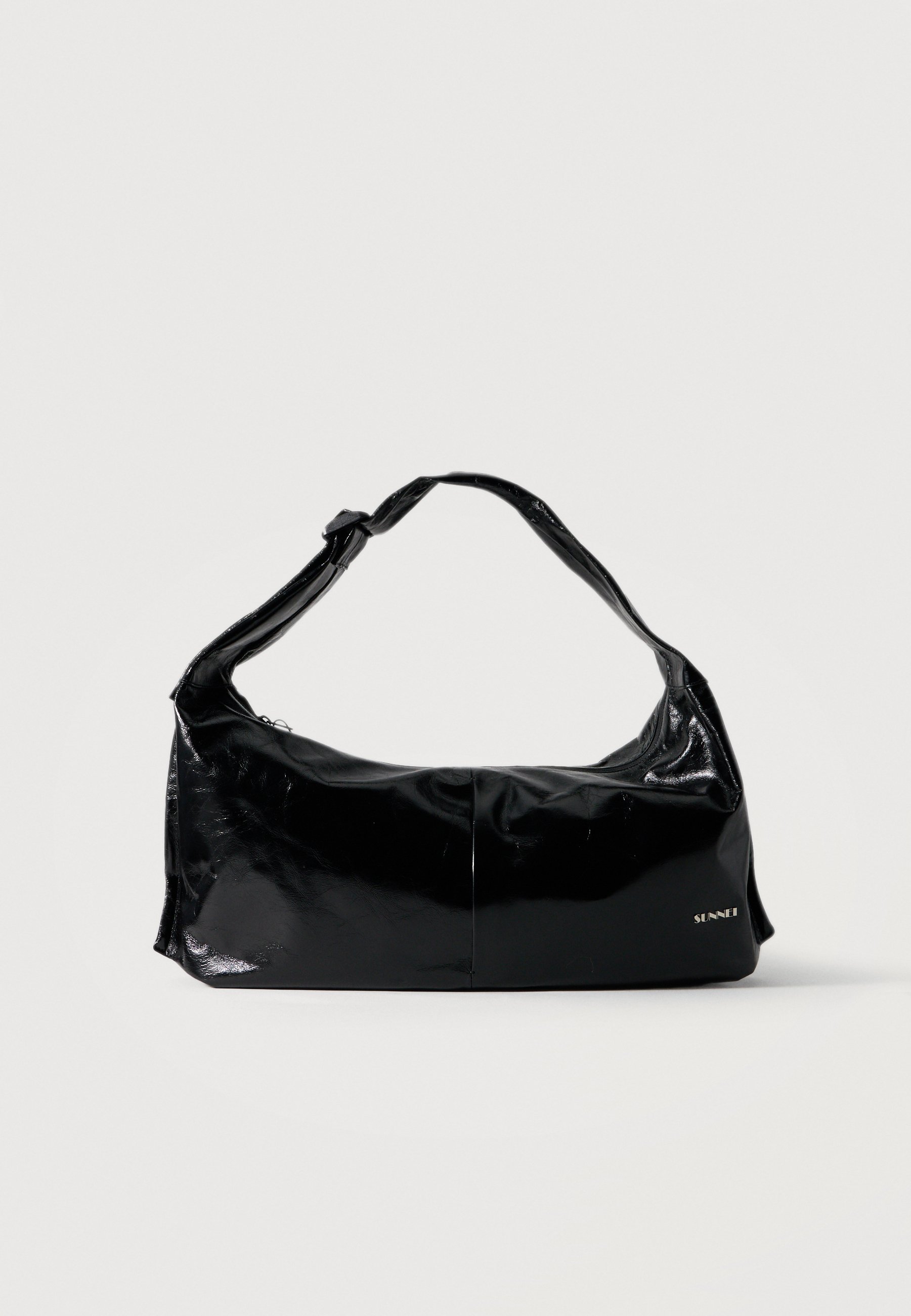 Zalando Facebook ad: Discover the latest fashion trends on Zalando!