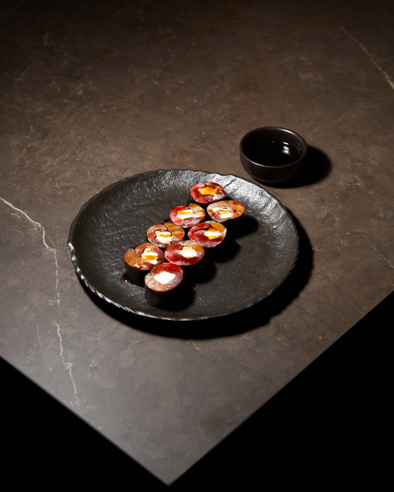 Ono Hosomaki Bar Facebook ad: Gastronomy, mixology, music and myth