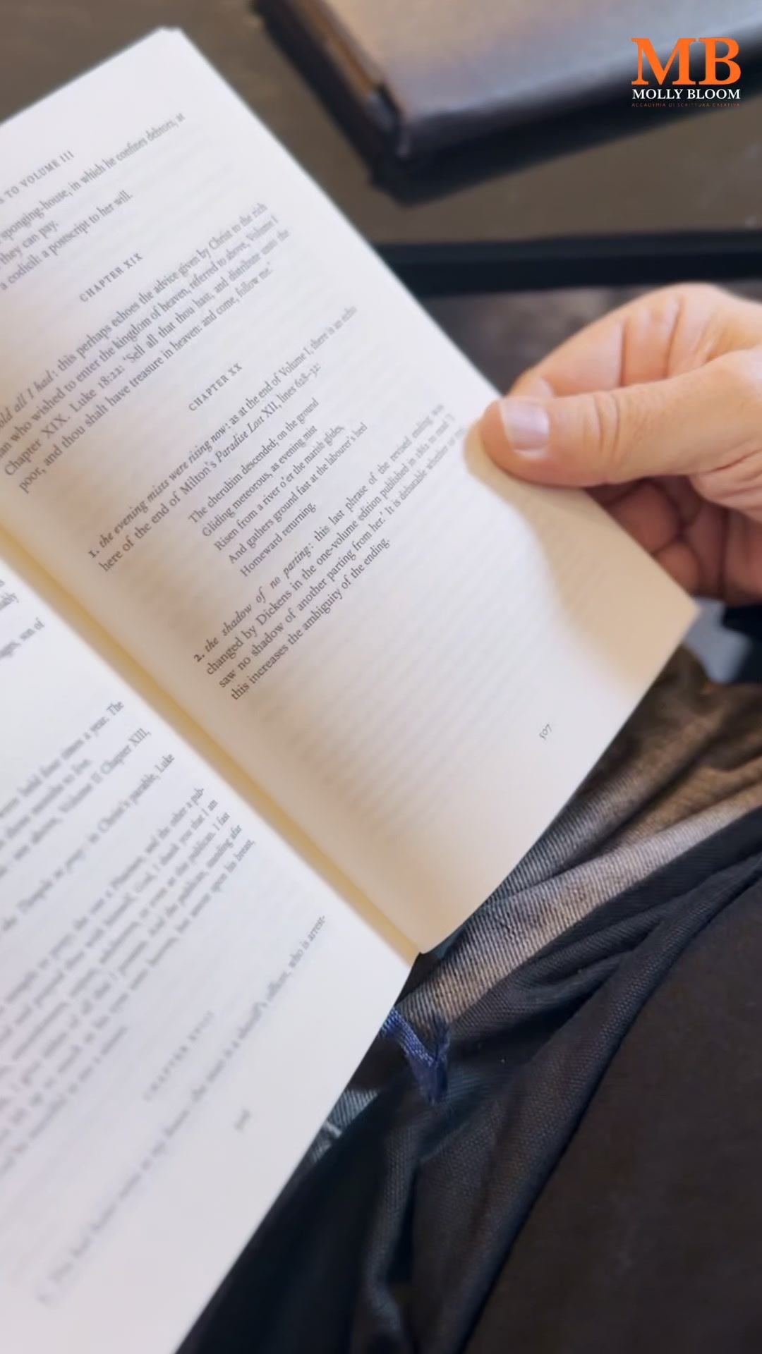 Accademia Molly Bloom Facebook ad: Costruire un Romanzo - Corso di scrittura