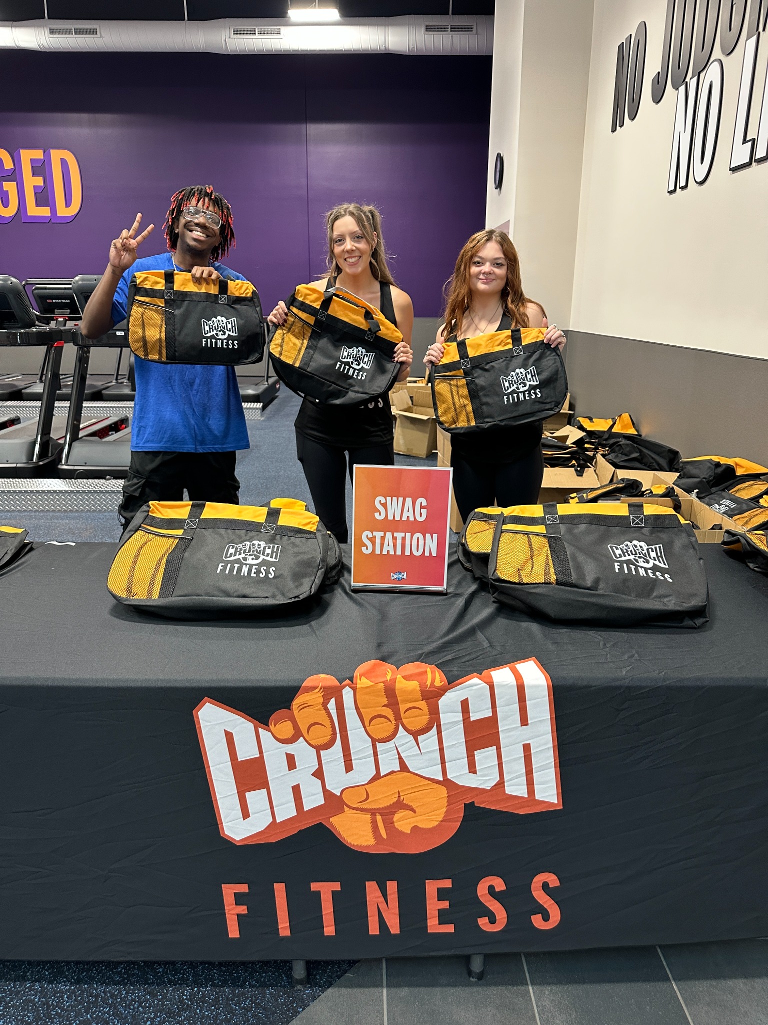 Crunch Fitness Facebook ad