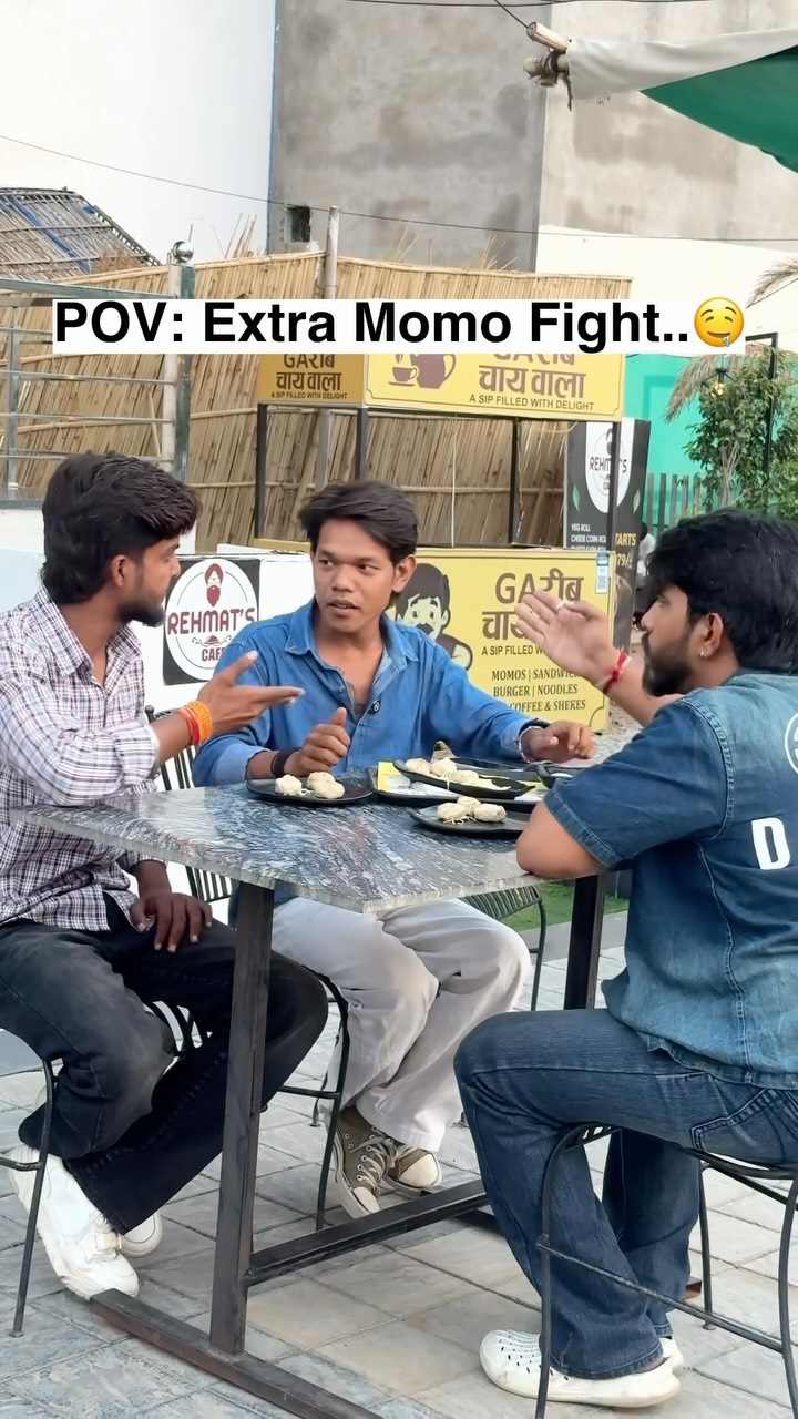 Aakibstarr Facebook ad: Momo fight @chawmiee