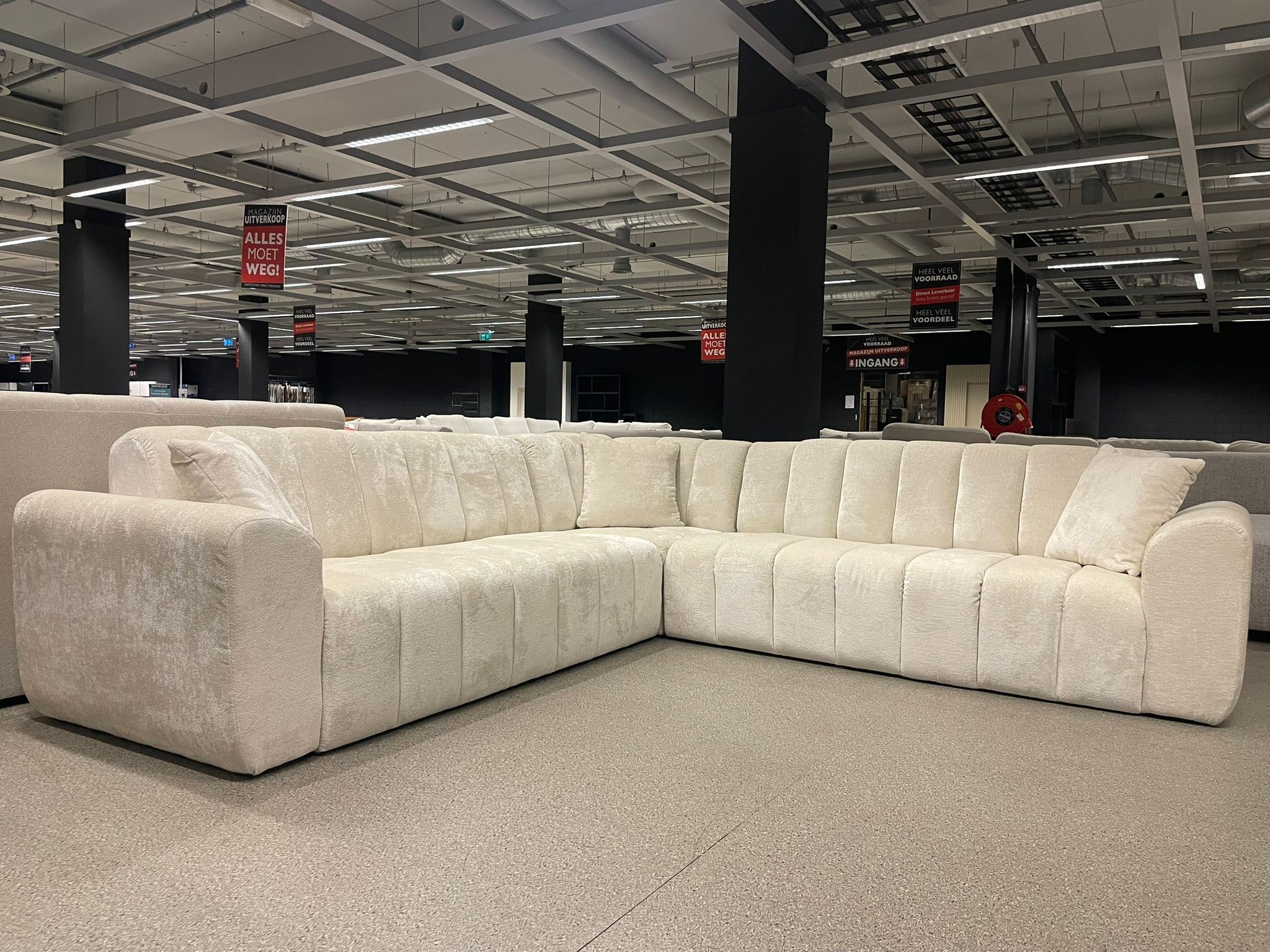 Meubel Outlet Megastores Den Haag Facebook ad