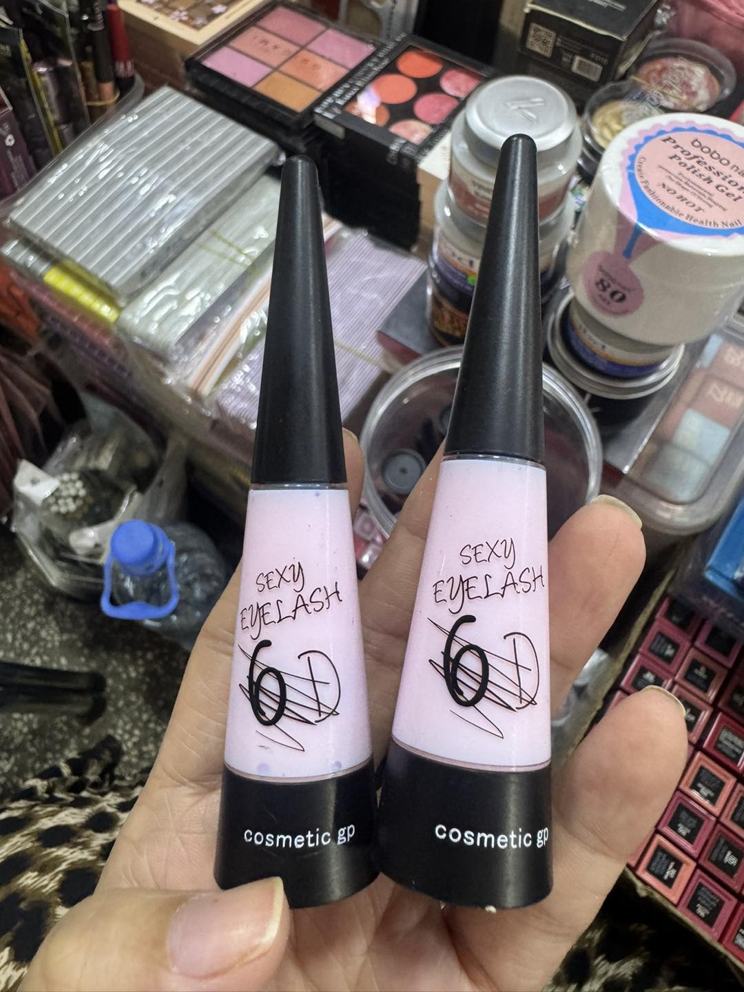 ណារ៉ូ លក់គ្រឿងសាឡន Facebook ad