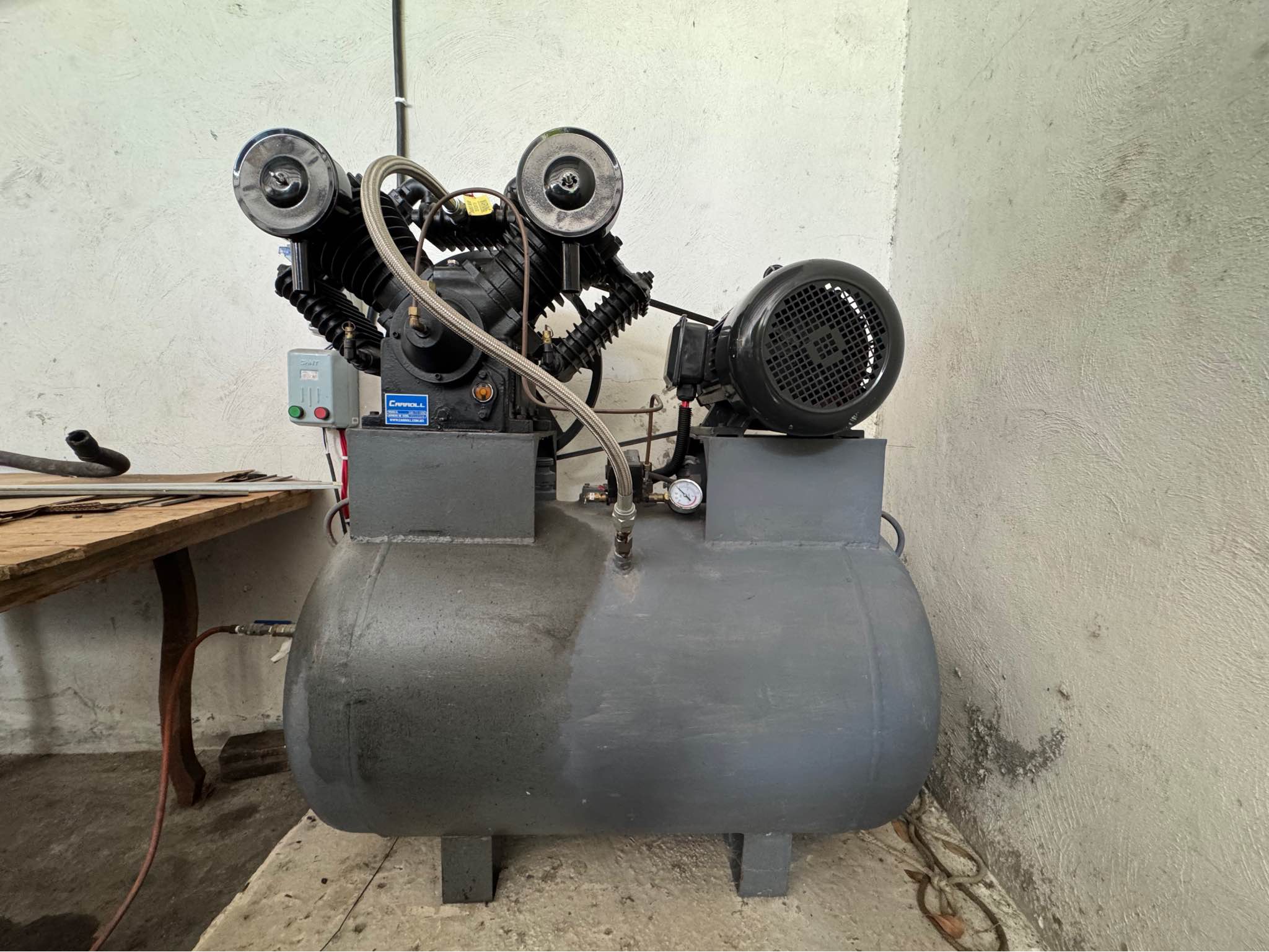 Avila Zari Facebook ad: Compresor de Aire de 2 cabezales