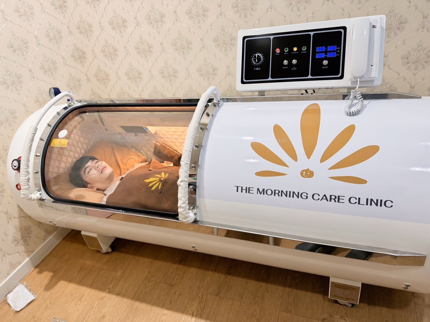The Morning Care Clinic Facebook ad: ลูกค้าทำงานบริษัทเอกชน รับจัดงานอีเว้น มาจากประชาชื่น…