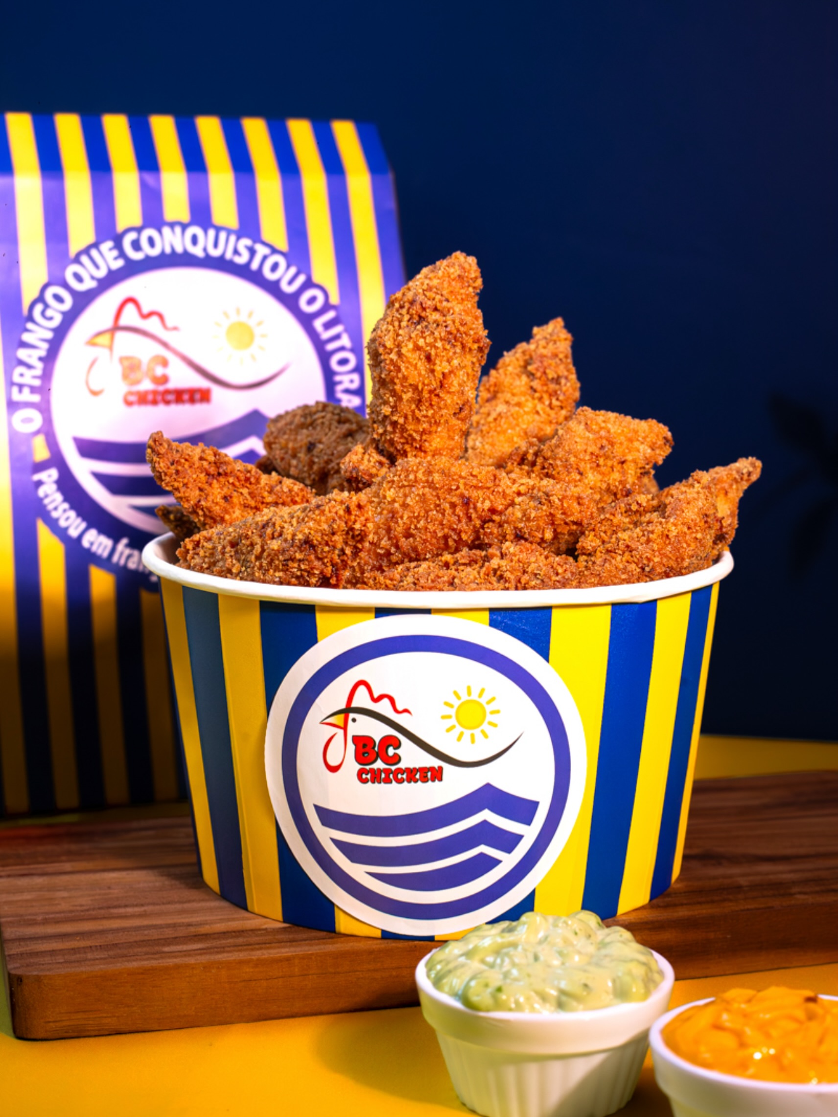 BC Chicken Delivery de Frango Frito Facebook ad: Peça seu balde de franguinho frito