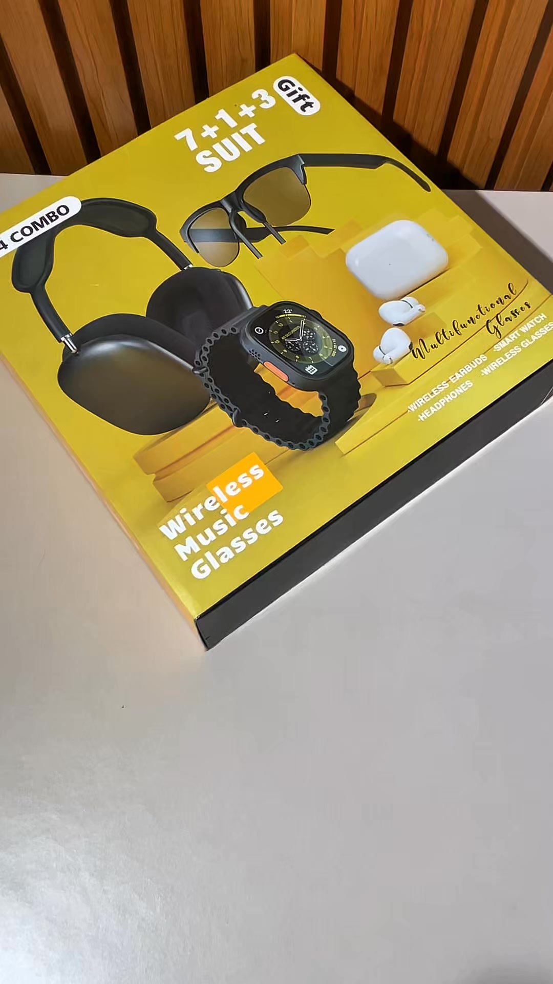 Baylink Facebook ad: 7+1+3 Tech Gift Suit, Everything You Need!