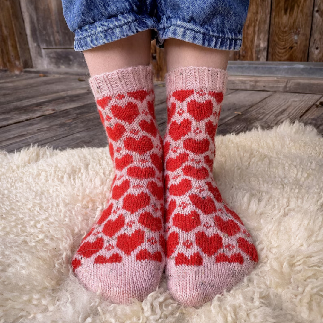 Let's Knit Facebook ad: Cozy Foot Hugger Beginner Knitting Pattern