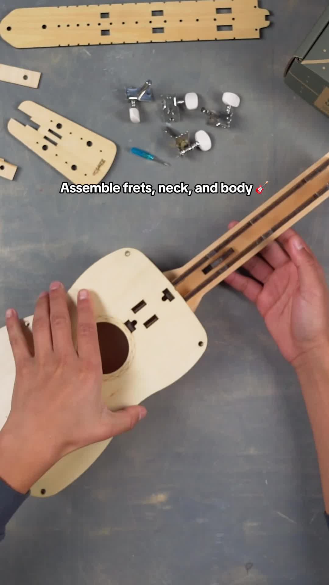 KiwiCo Facebook ad: Create, play & engineer with KiwiCo Eureka Crate