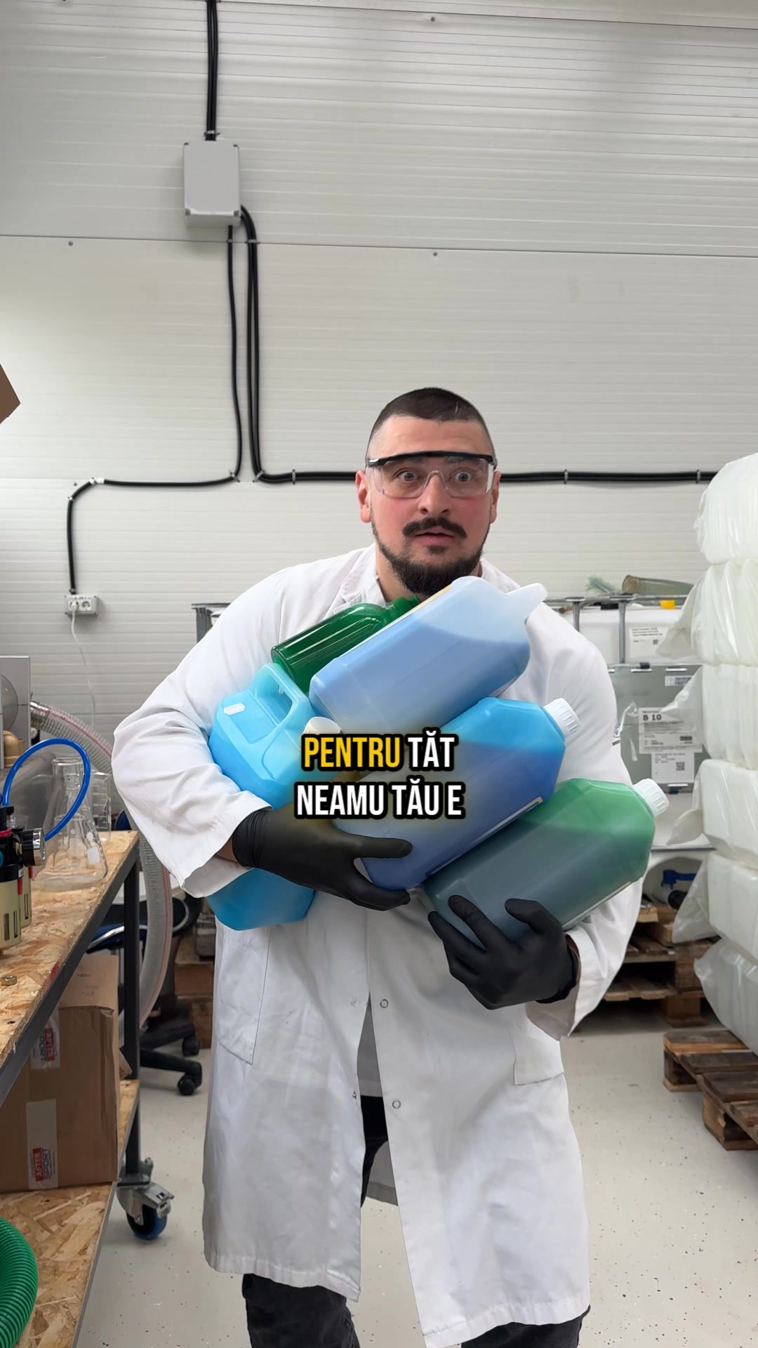 LaCanistra.ro Facebook ad: Comandă Detergent Direct Din Fabrică