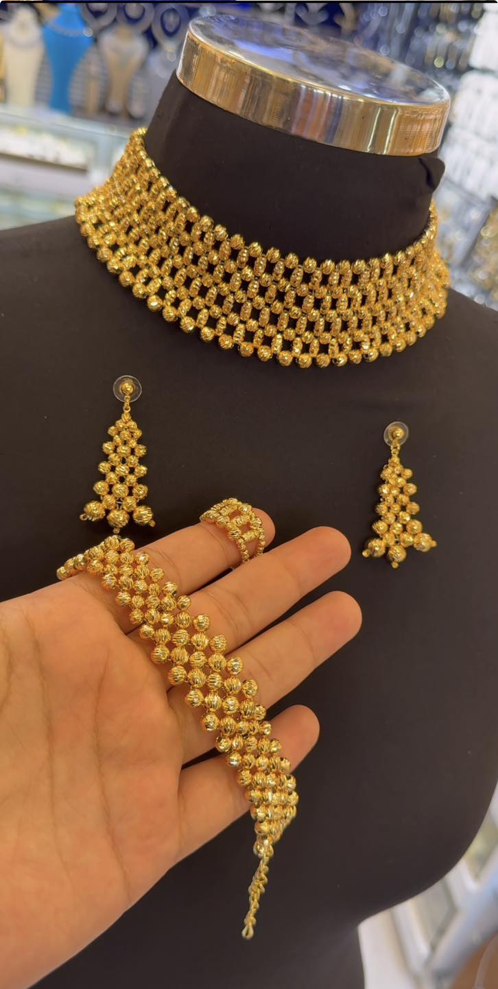 Venos Acessories Facebook ad: إكسسوارات فينوس