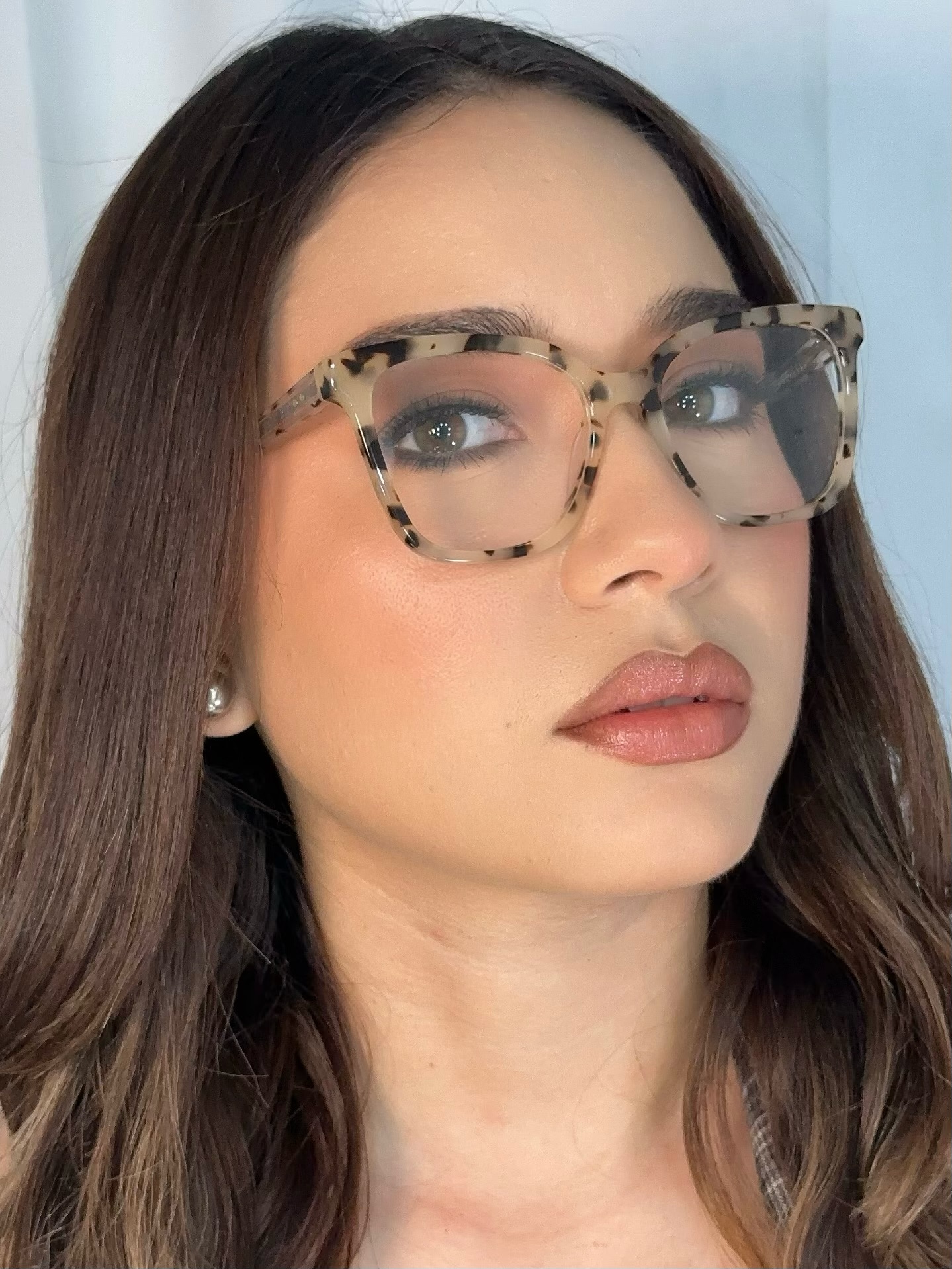 Dariana Prattz - Makeup Artist Facebook ad