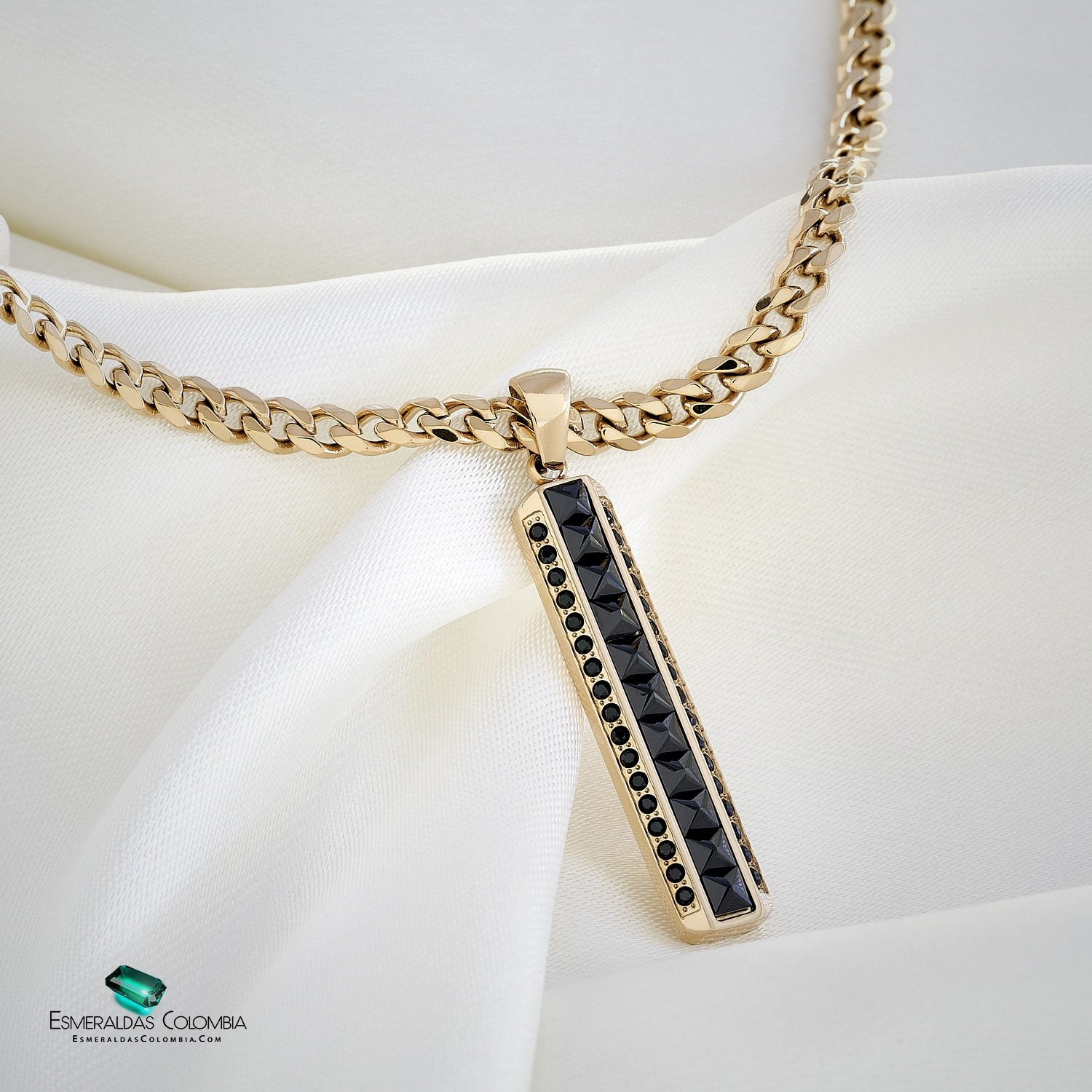 Esmeraldas Colombia Facebook ad: ¡ORO LAMINADO GARANTIZADO!