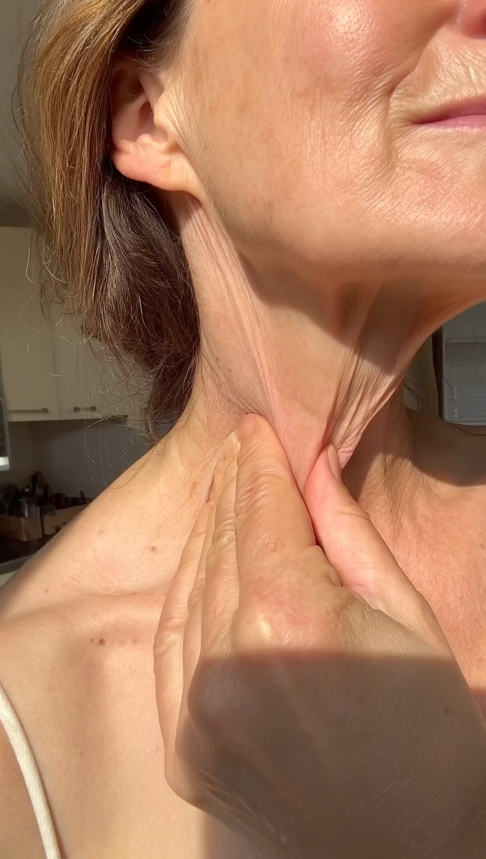 Menopause Insider Facebook ad: Read This If Your Jaw and Neck Collapsed After 40