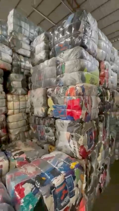 Favour Okrika Thrift Bales Facebook ad: First Grade Favour Thrift Bales