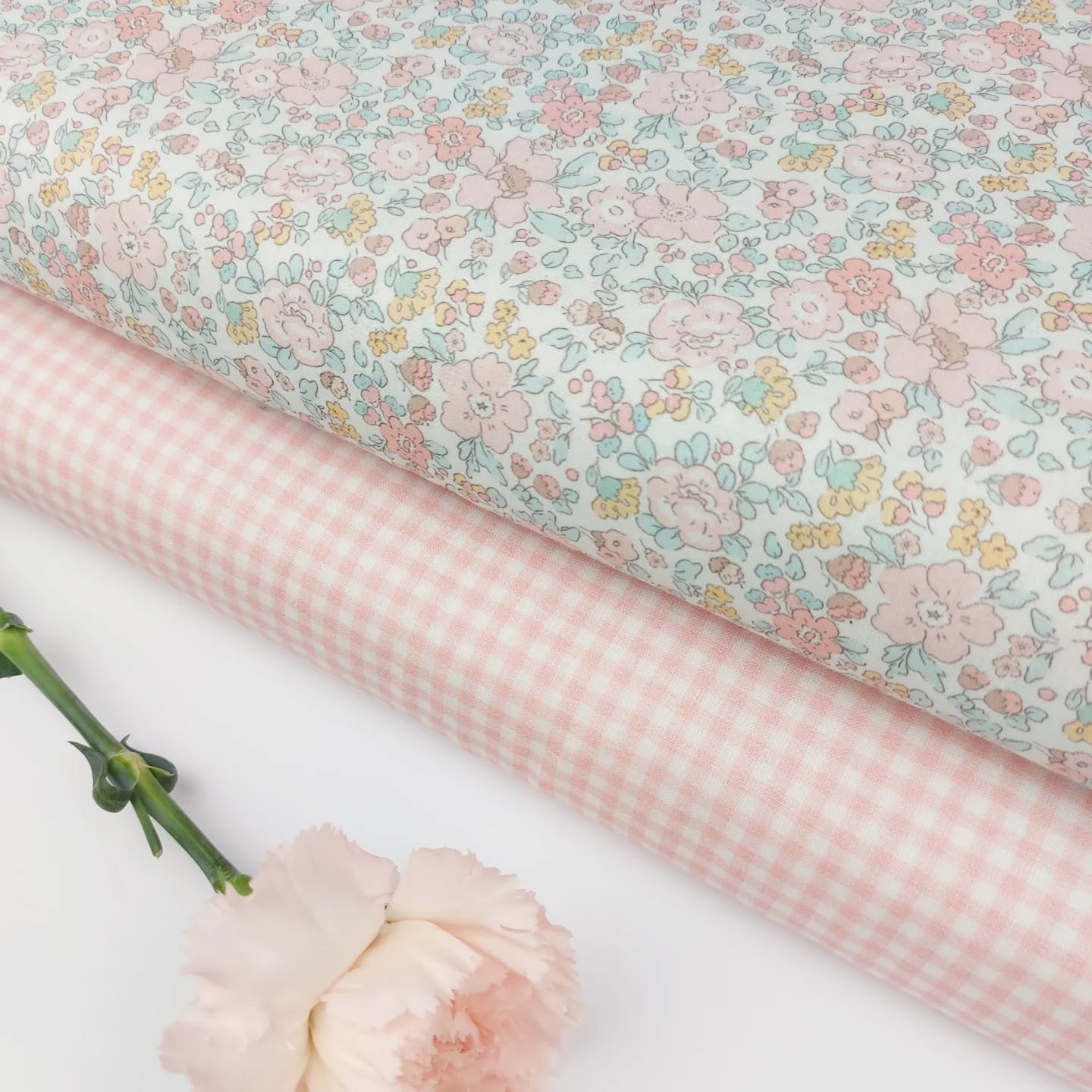 Telas by Marian Facebook ad: Este floral me tiene completamente enamorada!